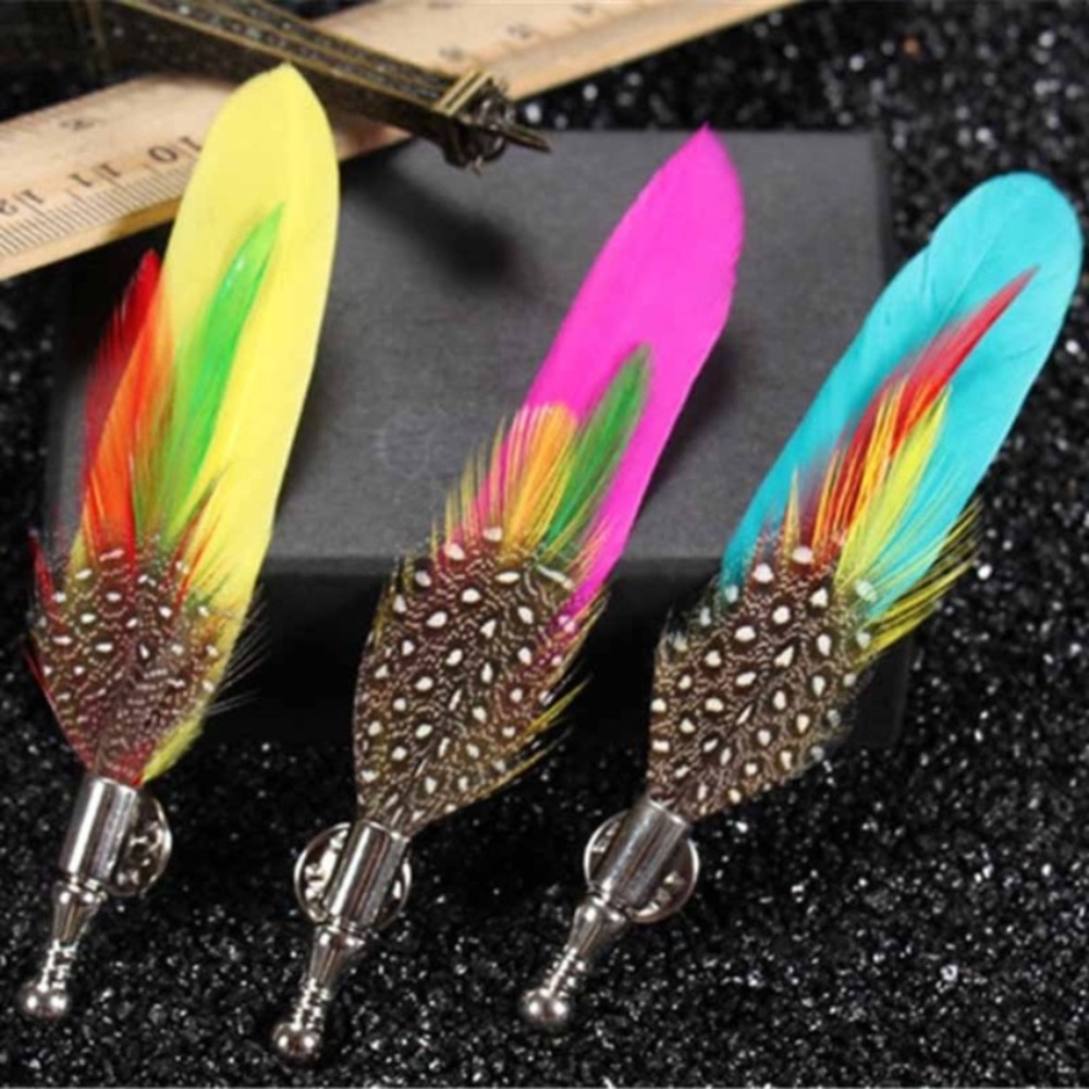 ⭐️ New list⭐️ Beautiful feather boutonnière brooch